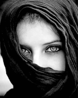black-and-white-arabic-woman-paint-by-number